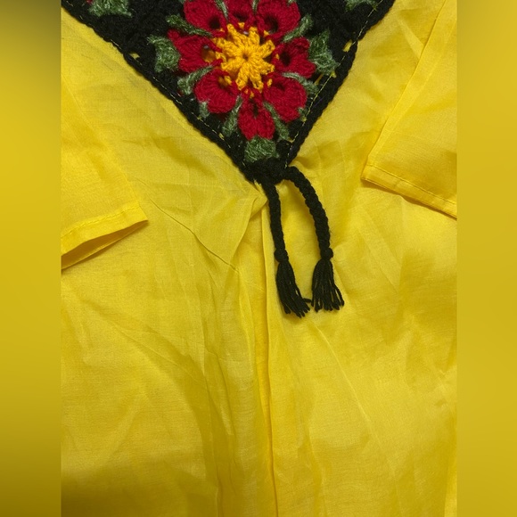 Crocheted top for woman on organdy cotton, yellow, 40 chest size - Picture 8 of 8